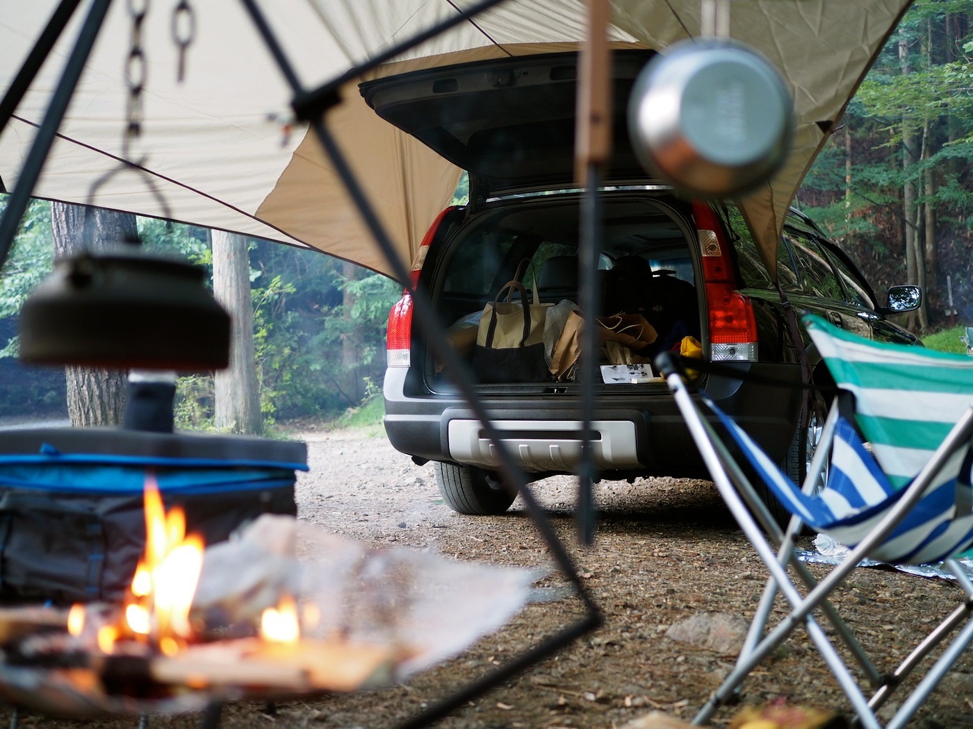 車でキャンプ、これ便利な、タープ&クーラー/ SLUMBERJACK&KELTY